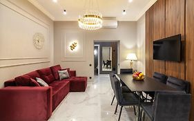 Leogrand Vip On Svobody Avenue 43